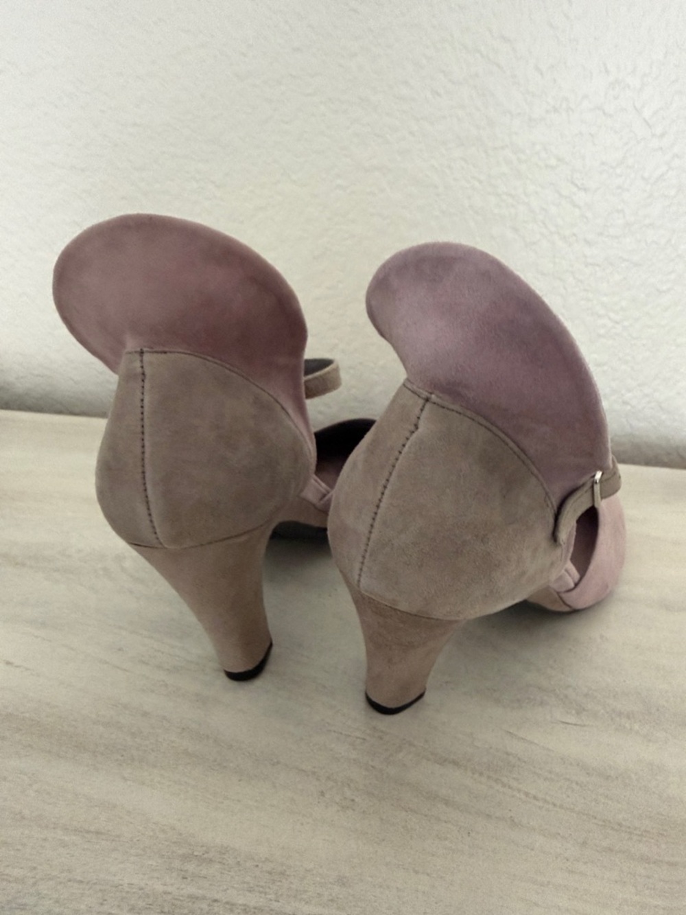 Aerosols Classic Mary Jane Suede Heels in Dusty Rose size 9 M - Picture 5 of 6